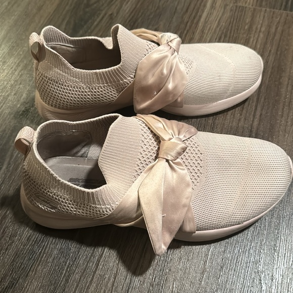 Skechers Pink Bow Sneakers Shoes Flats 8.5 - Picture 5 of 6